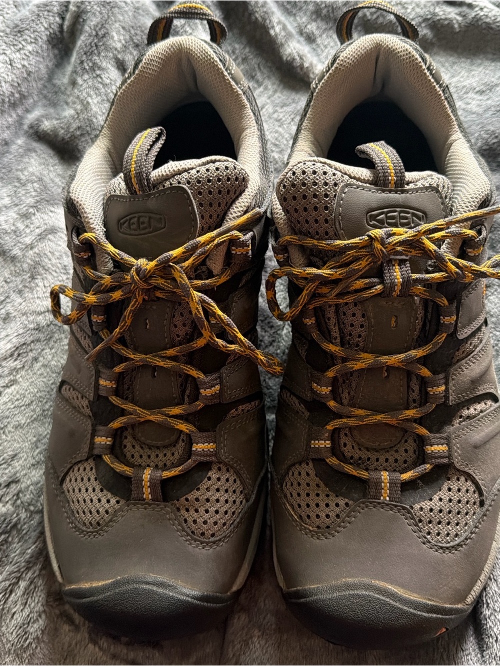KEEN Men's Taupe Hiking Shoes with Yellow Accents